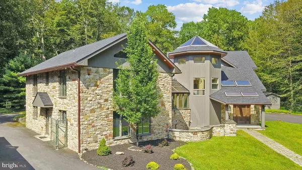 386 CAMELBACK RD, Tannersville, PA 18372