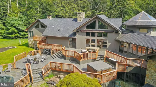 386 CAMELBACK RD, Tannersville, PA 18372