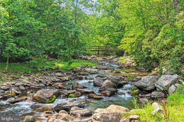 386 CAMELBACK RD, Tannersville, PA 18372