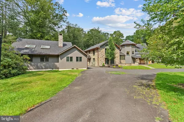 386 CAMELBACK RD, Tannersville, PA 18372