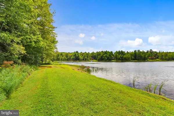 141 EMBILL DR, Blakeslee, PA 18610