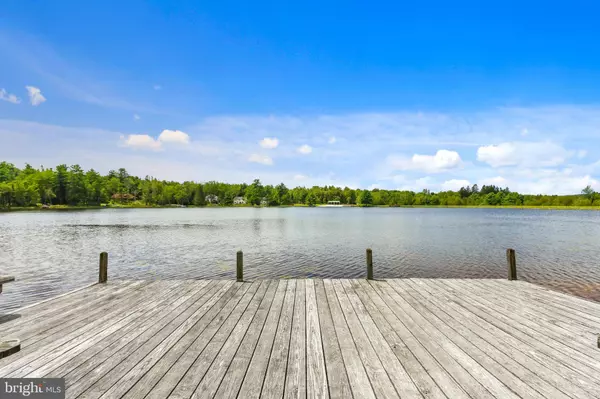 141 EMBILL DR, Blakeslee, PA 18610