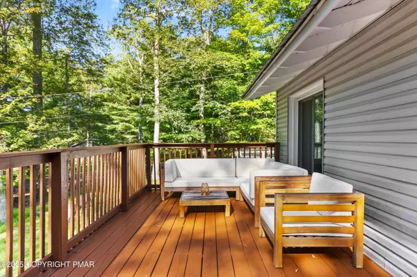 492 Wooddale RD, East Stroudsburg, PA 18302