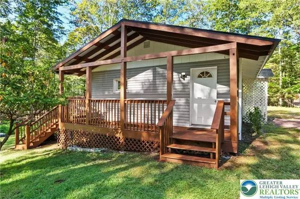 492 Wooddale RD, East Stroudsburg, PA 18302