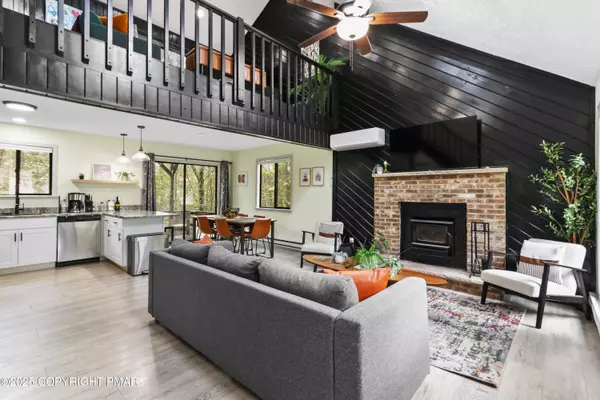 3540 Peak DR, Tobyhanna, PA 18466