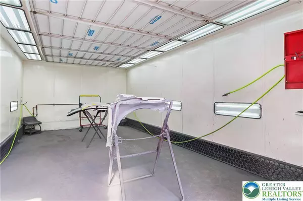 1413 N 5th ST, Stroud Twp, PA 18360