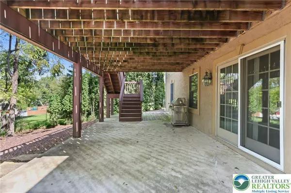 1908 Cherry AVE, Forks Twp, PA 18040