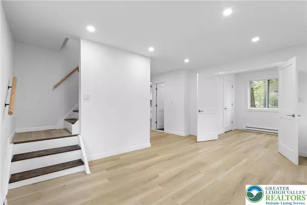 15 Sherman DR, Coolbaugh Twp, PA 18466