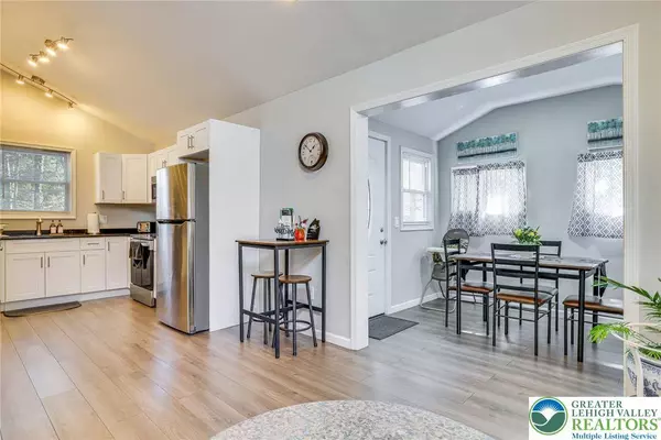 9251 Westwood DR, Coolbaugh Twp, PA 18466