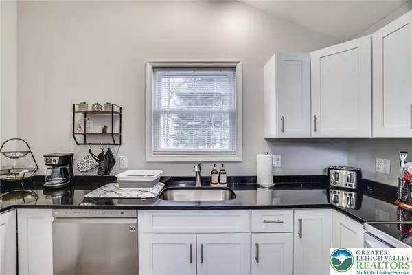 9251 Westwood DR, Coolbaugh Twp, PA 18466