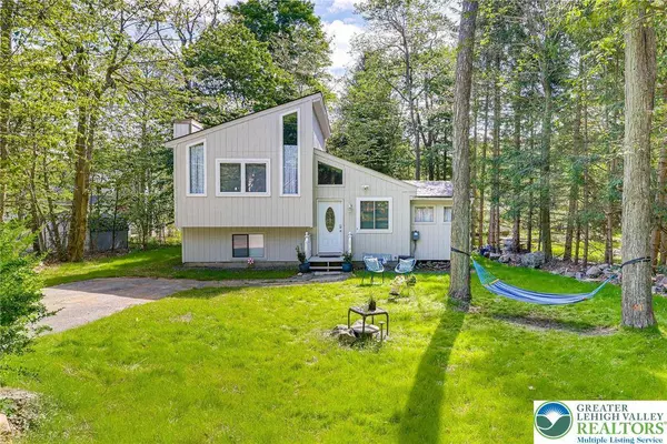 9251 Westwood DR, Coolbaugh Twp, PA 18466