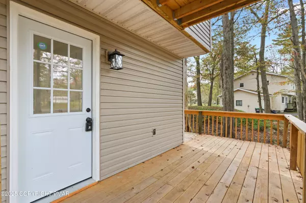 15 Sherman DR, Tobyhanna, PA 18466