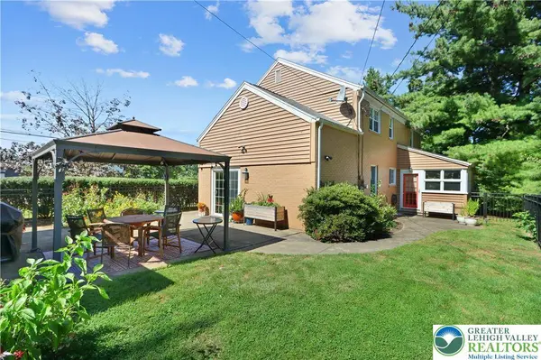 922 Beverly AVE, Bethlehem City, PA 18018