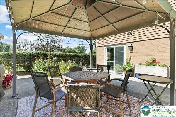 922 Beverly AVE, Bethlehem City, PA 18018