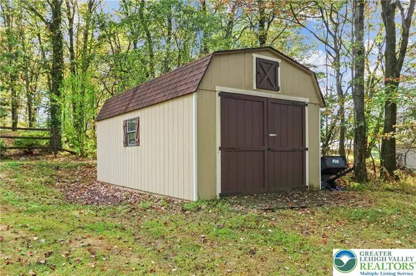 1182 Quail RD, Eldred Twp, PA 18058