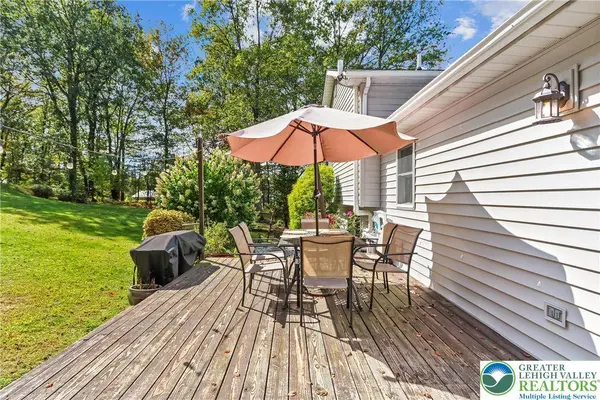 1182 Quail RD, Eldred Twp, PA 18058