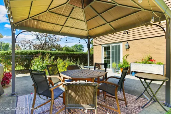 922 Beverly AVE, Bethlehem, PA 18018