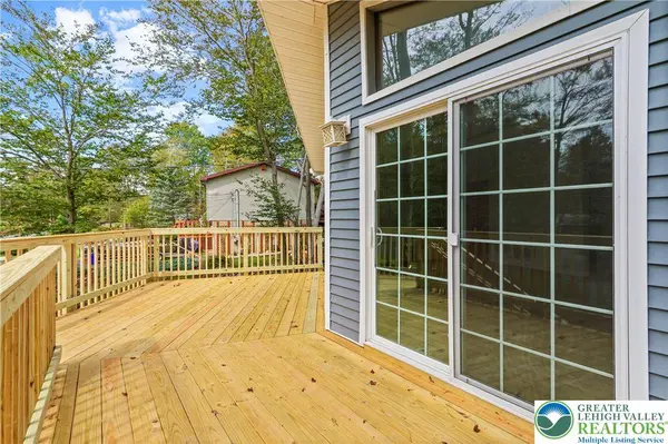 81 Elderberry DR, Gouldsboro, PA 18424