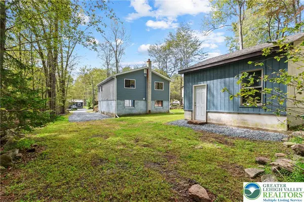 81 Elderberry DR, Gouldsboro, PA 18424