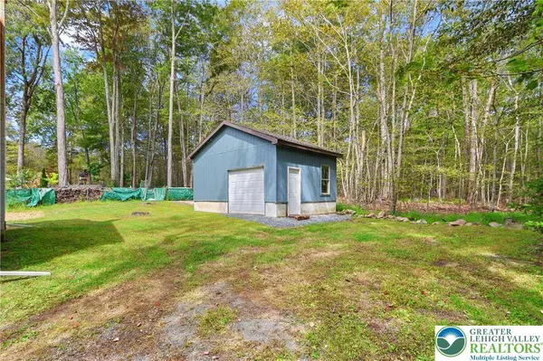 81 Elderberry DR, Gouldsboro, PA 18424