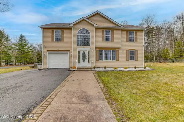 1123 Chickadee DR, Pocono Summit, PA 18346