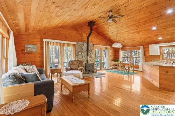 3714 Wysteria LN, Middle Smithfield Twp, PA 18302