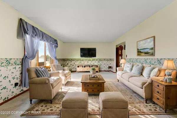 228 Cherry Hill RD, Nazareth, PA 18064