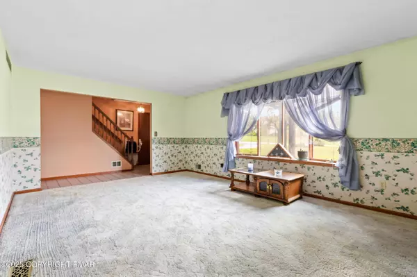 228 Cherry Hill RD, Nazareth, PA 18064