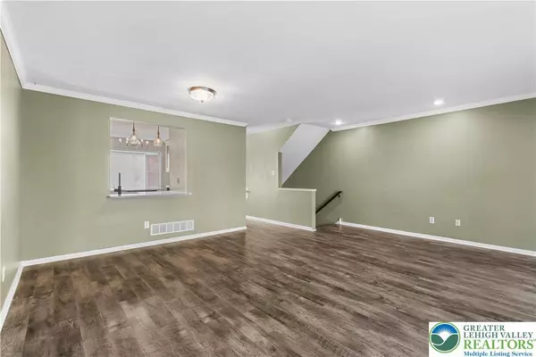 1885 Redwood DR, Whitehall Twp, PA 18052