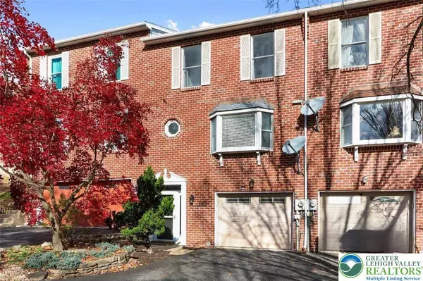 1885 Redwood DR, Whitehall Twp, PA 18052