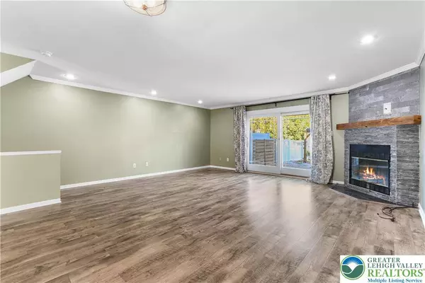 1885 Redwood DR, Whitehall Twp, PA 18052