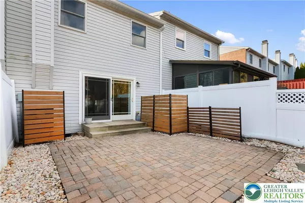 1885 Redwood DR, Whitehall Twp, PA 18052