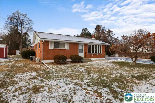 442 Avon ST, Palmer Twp, PA 18045