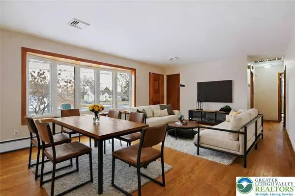 442 Avon ST, Palmer Twp, PA 18045