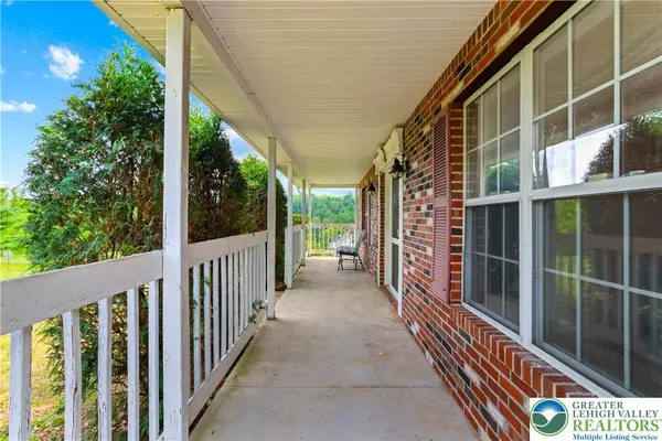 2247 Reo DR, Chestnuthill Twp, PA 18330