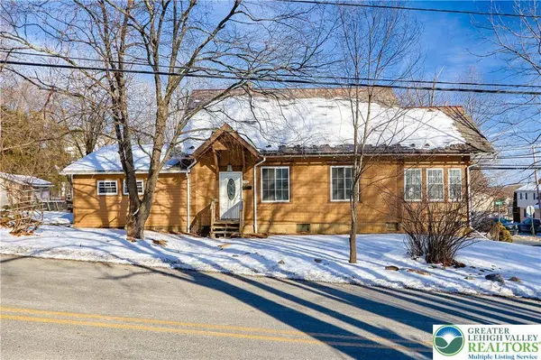 751 W Pennsylvania AVE, Plainfield Twp, PA 18072