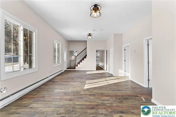 751 W Pennsylvania AVE, Plainfield Twp, PA 18072