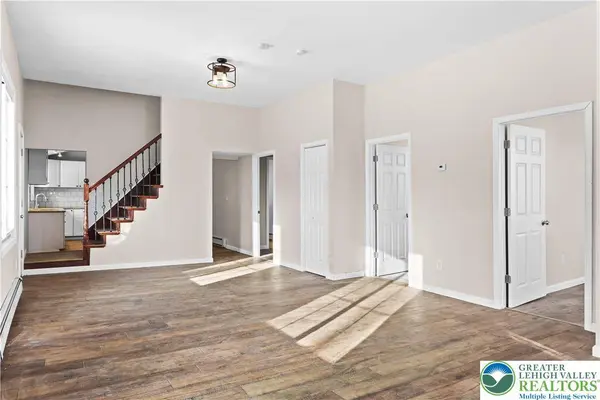 751 W Pennsylvania AVE, Plainfield Twp, PA 18072