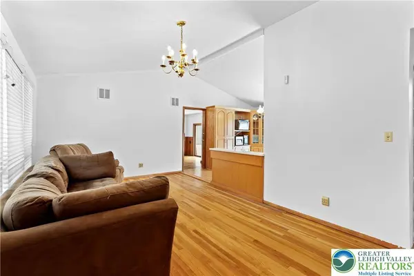 380 Cherry Lane RD, Pocono Twp, PA 18321