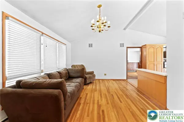 380 Cherry Lane RD, Pocono Twp, PA 18321