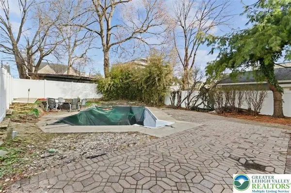 417 Clinton TER, Easton, PA 18042