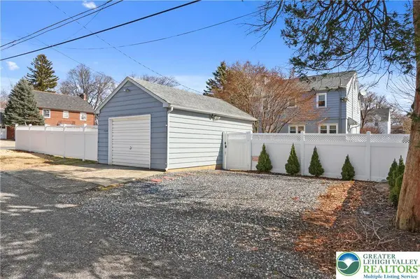 2145 Henderson ST, Bethlehem City, PA 18017