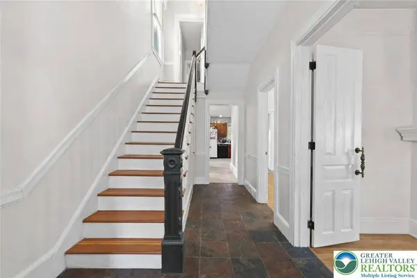 417 Clinton TER, Easton, PA 18042