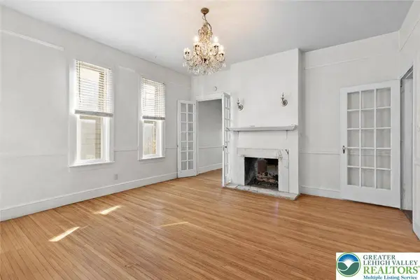 417 Clinton TER, Easton, PA 18042