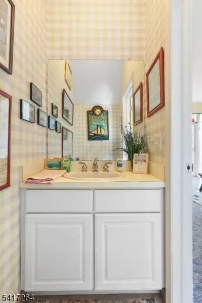 4 Hope St, Lopatcong Twp., NJ 08865