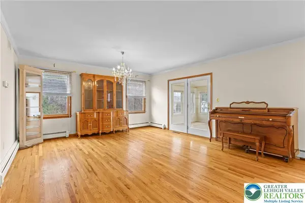 4950 Harvey RD, Bethlehem Twp, PA 18020