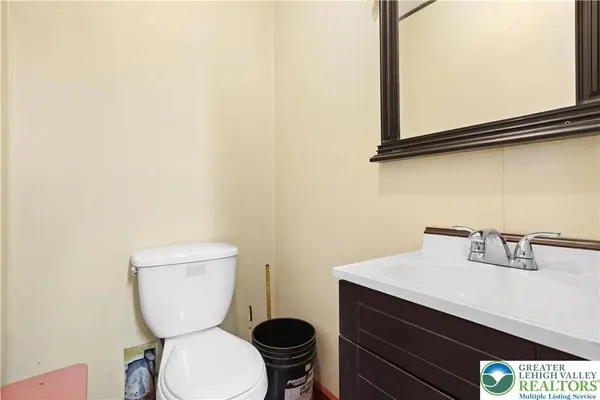 399 Oak ST, East Stroudsburg, PA 18301