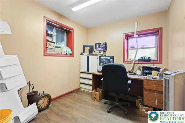 399 Oak ST, East Stroudsburg, PA 18301