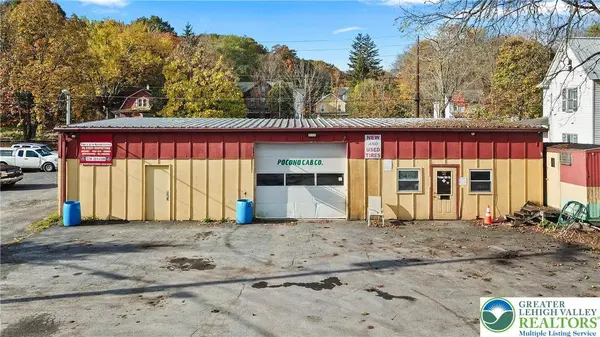 399 Oak ST, East Stroudsburg, PA 18301