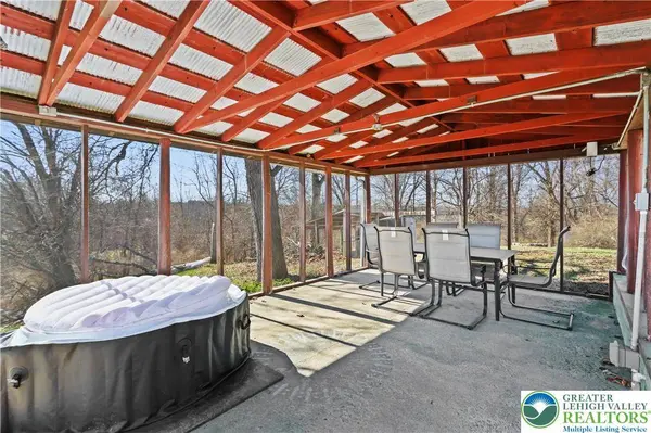 407 Jones ST, Portland Boro, PA 18343